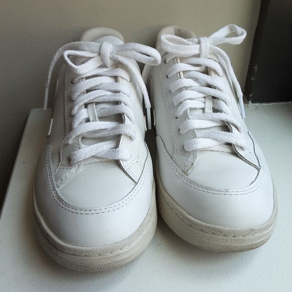 Veja V-12 White Leather Sneakers - Picture 4 of 8
